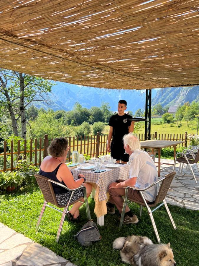 Molla Guest House Theth Esterno foto